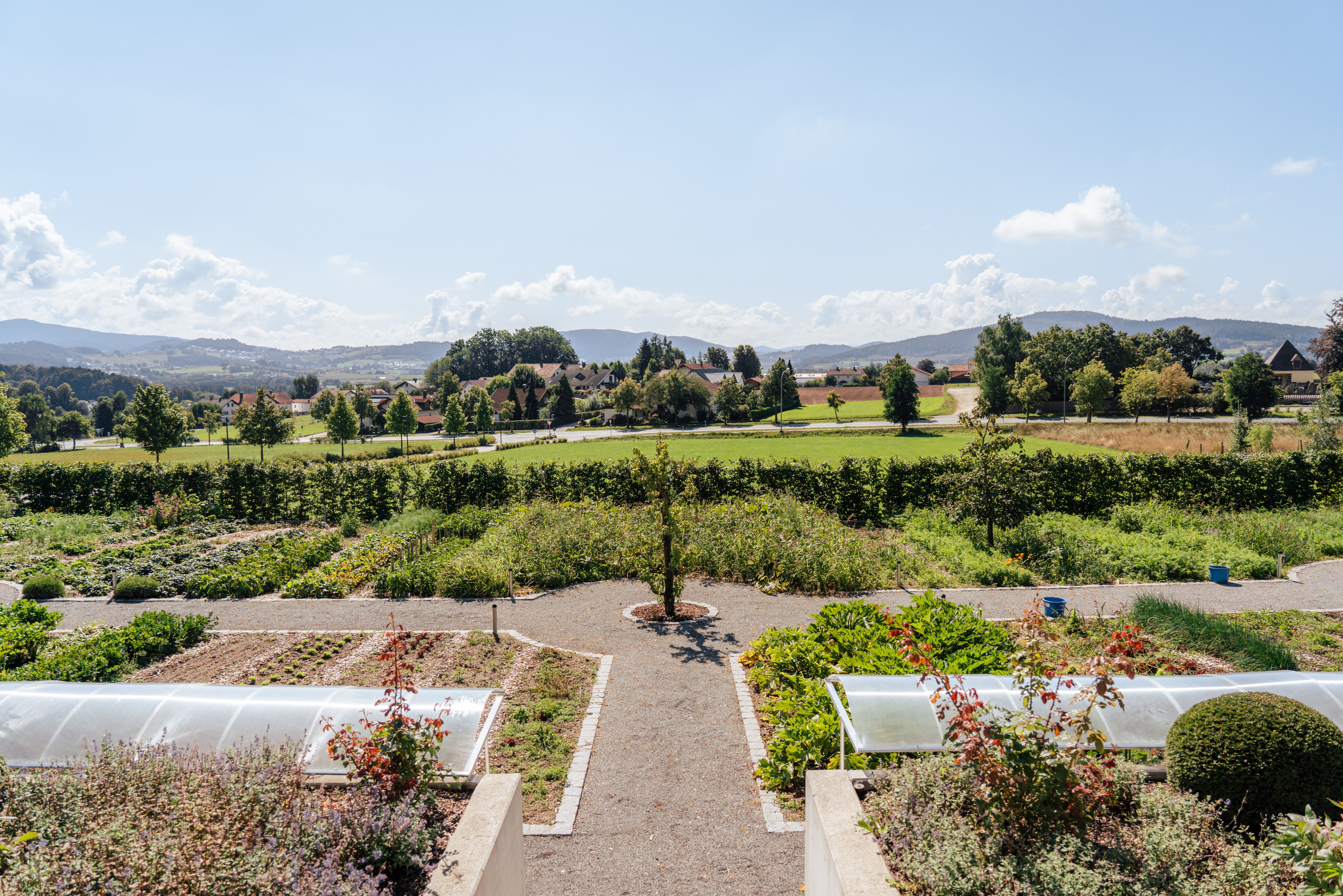 Klostergarten mit Gemüse- und Kräuterbeeten