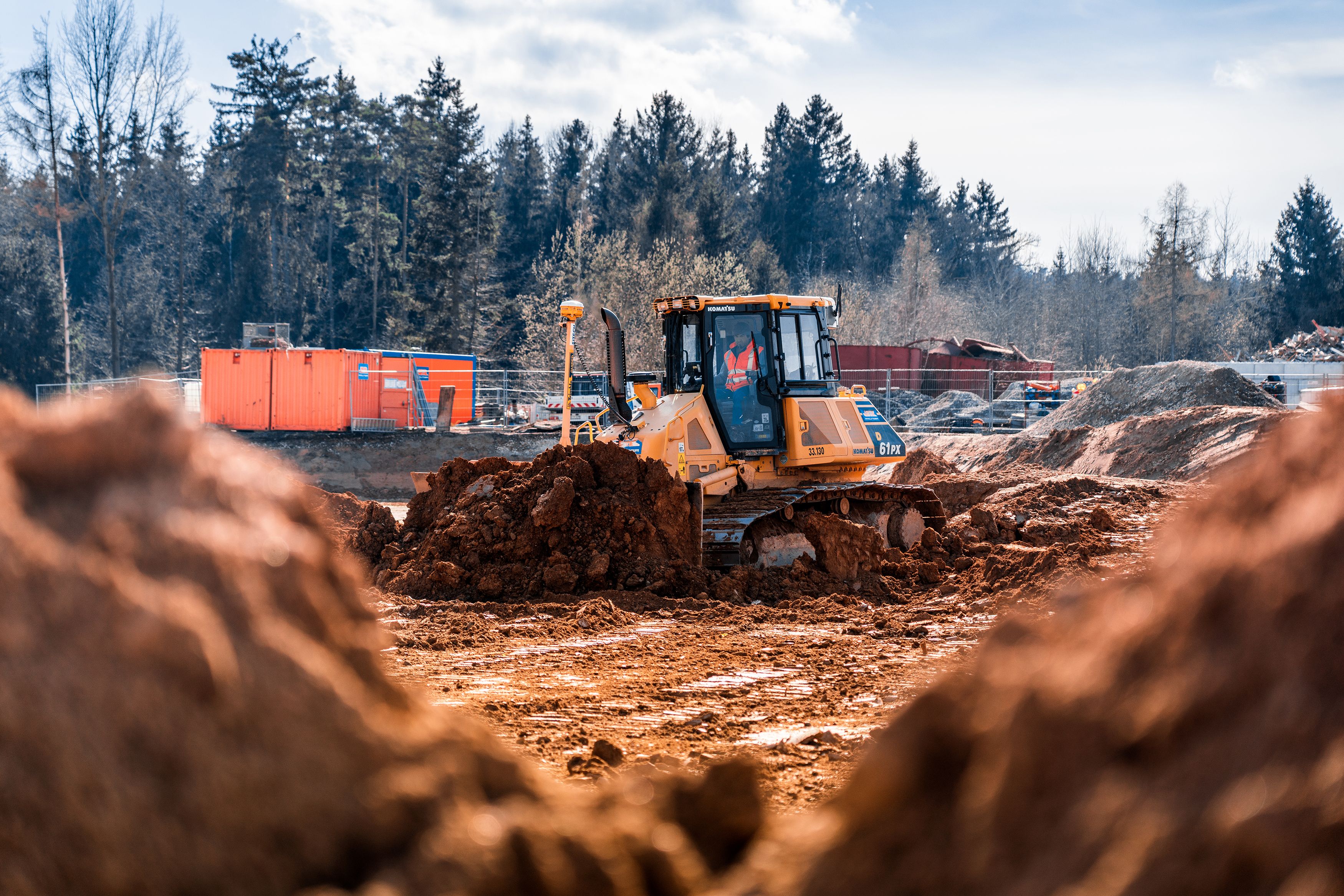 Raupe / Dozer bei Erdarbeiten
