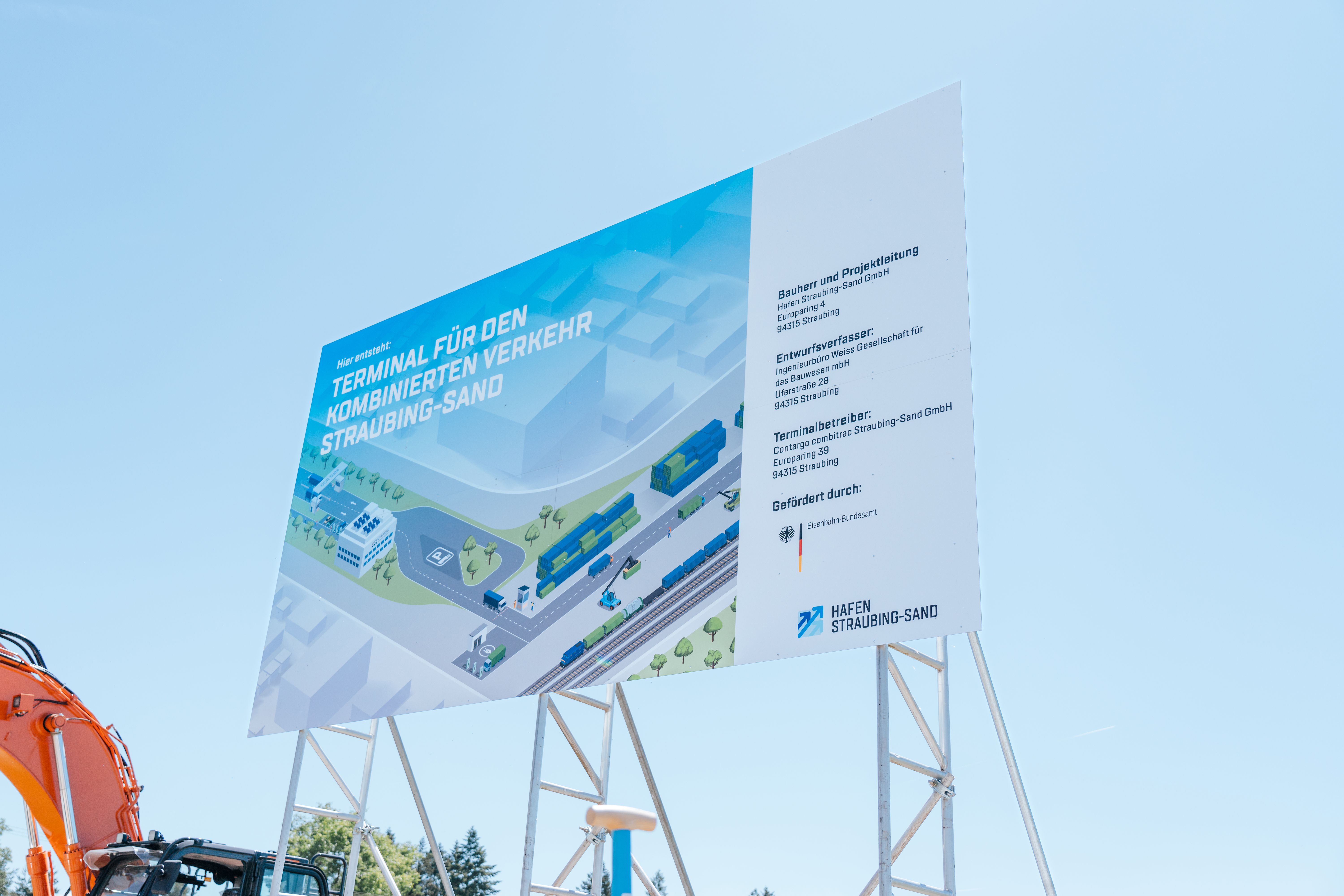 Spatenstich Umschlagterminal Hafen Straubing-Sand: Bautafel mit Visualisierung des KV-Terminals