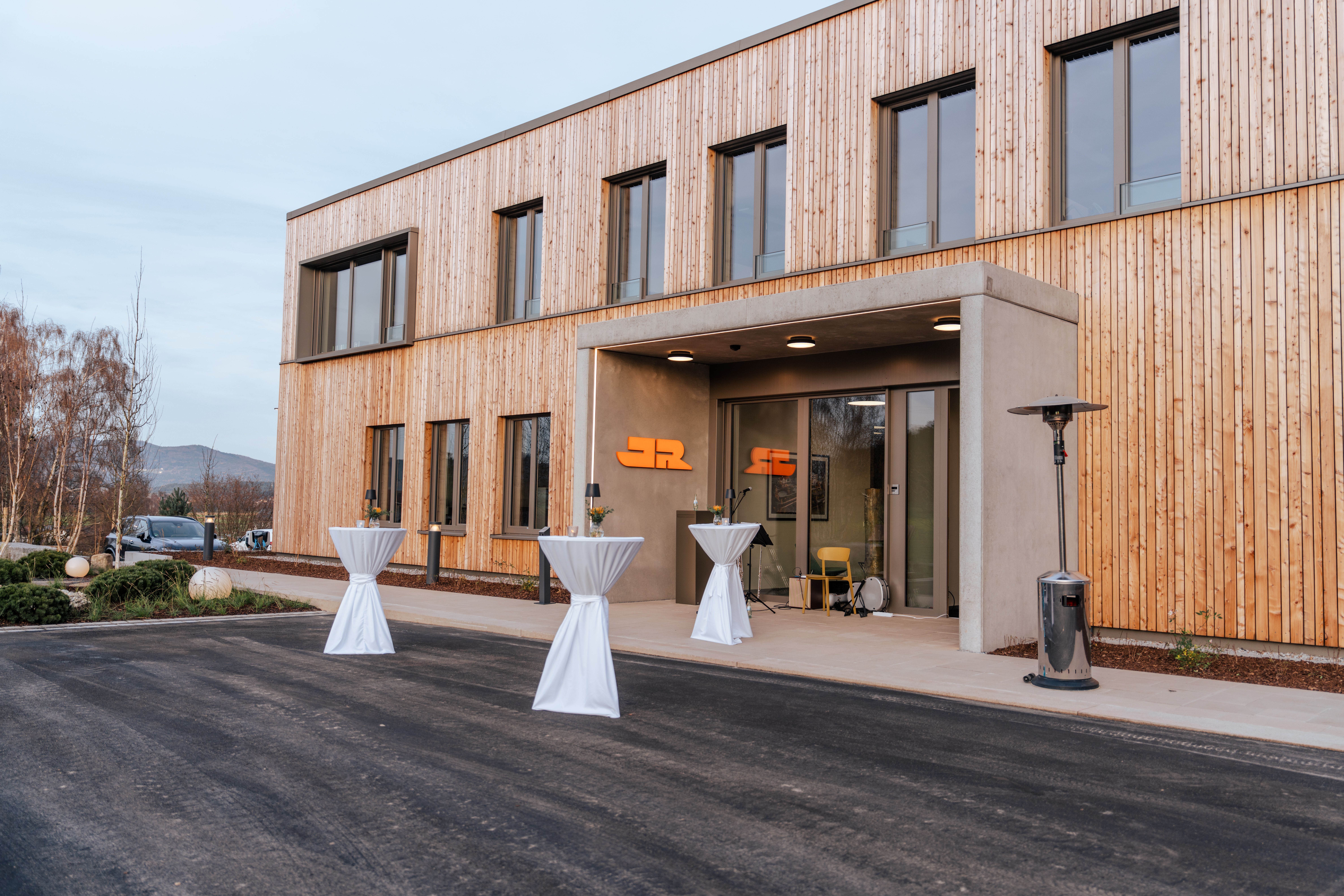 Außenansicht des neuen Bürogebäudes in Blauberg