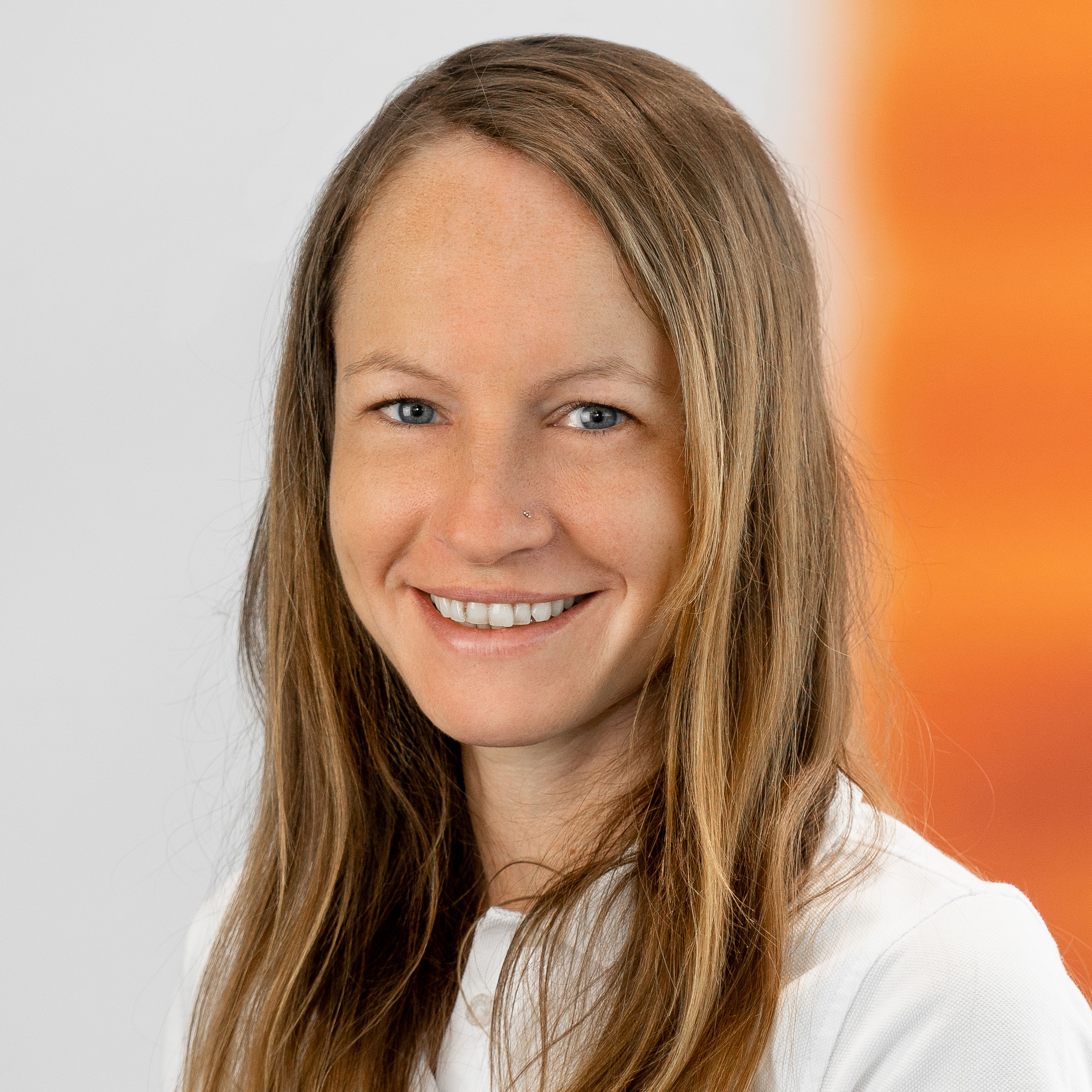 Portrait Monika Kagermeier, Assistentin Bereichsleitung Netzbau, Josef Rädlinger Bauunternehmen GmbH