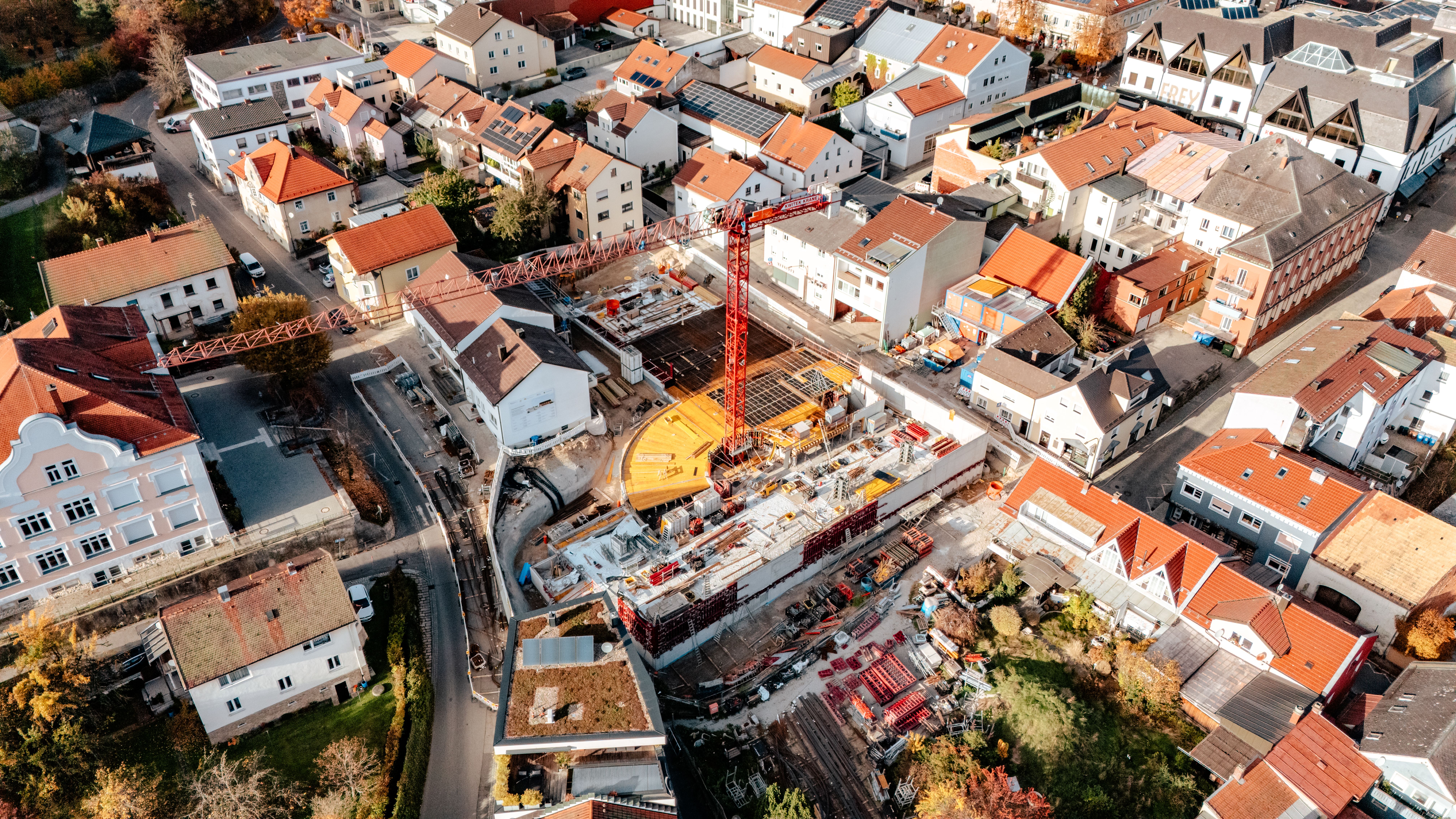 Aufnahme aus der Luft des Neubaus der Stadtgarage in Bad Kötzting