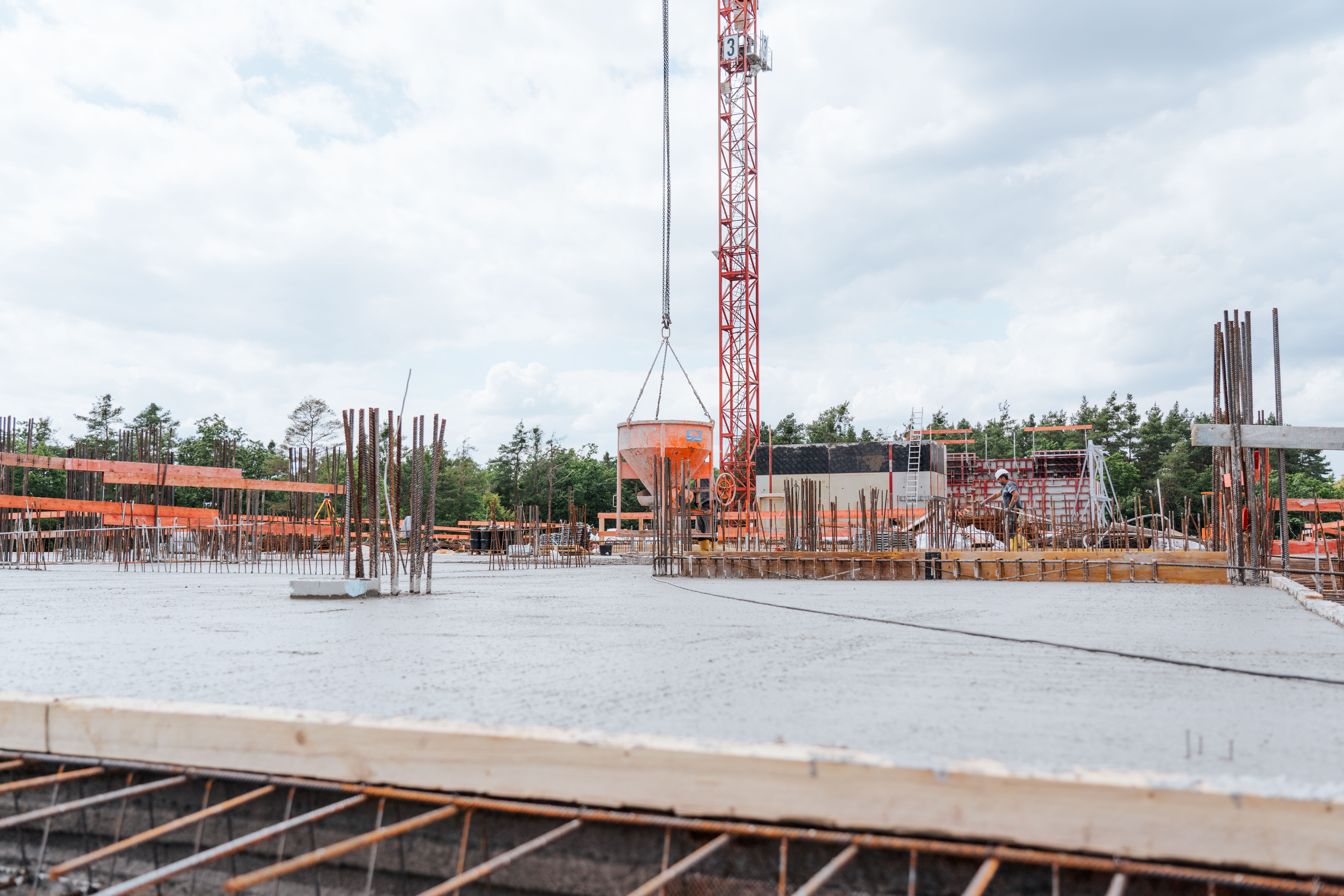 Neubau Kinderklinikum Nürnberg: Betonage einer Deckenplatte im Zuge des Rohbaus