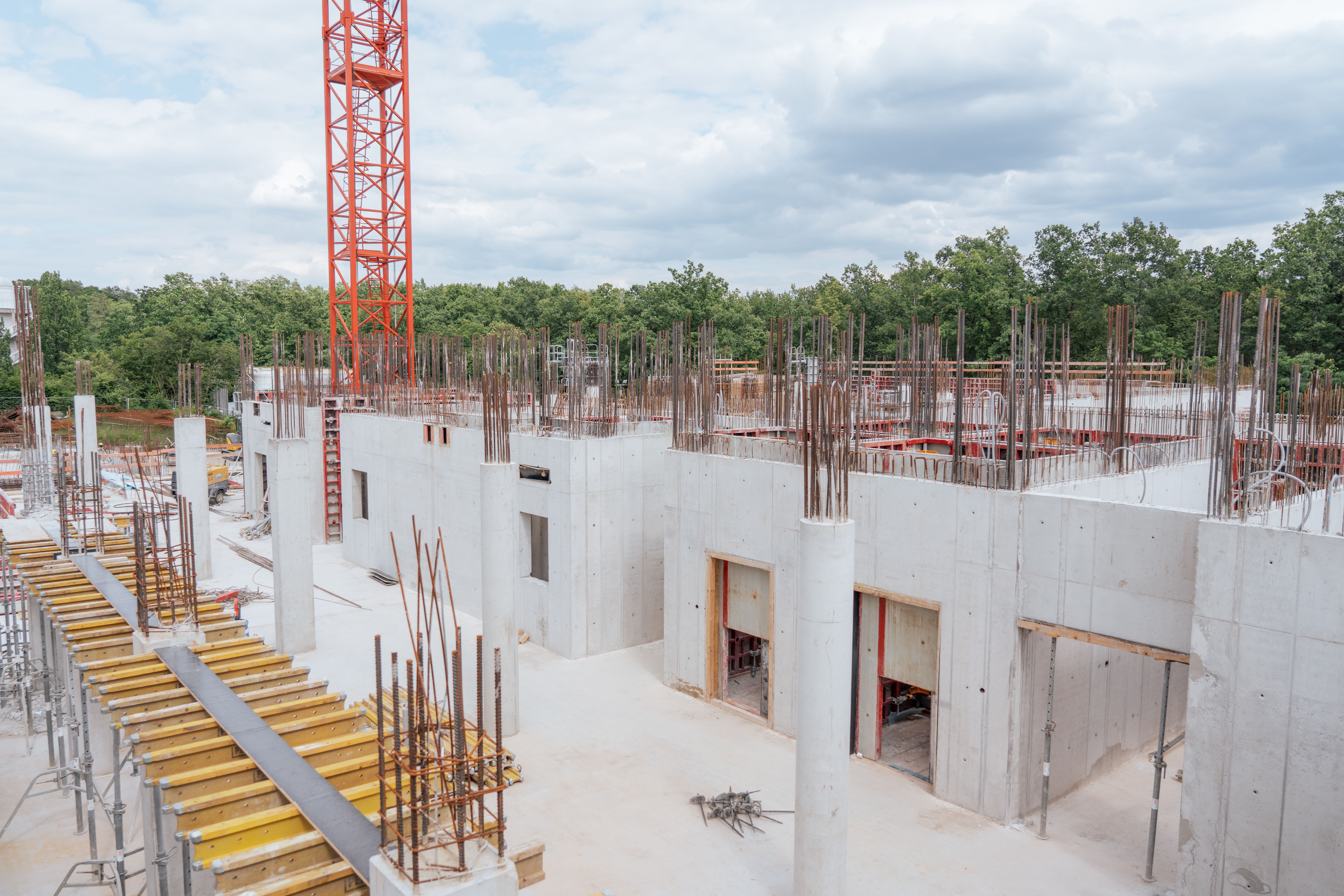 Neubau Kinderklinikum Nürnberg: Rohbau-Baustelle von außen