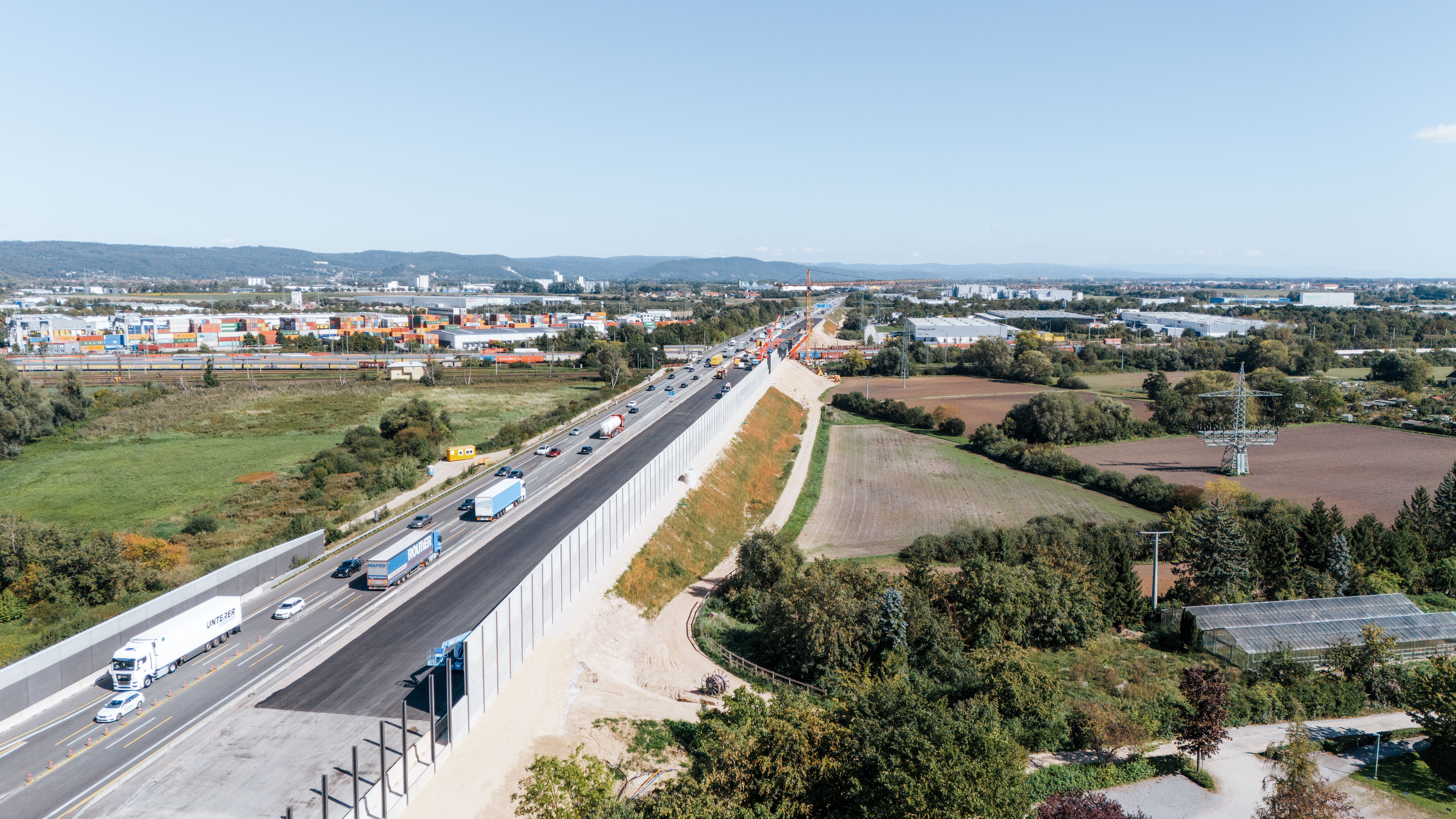 Luftaufnahme A3-Ausbau Regensburg-Rosenhof mit Lärmschutz