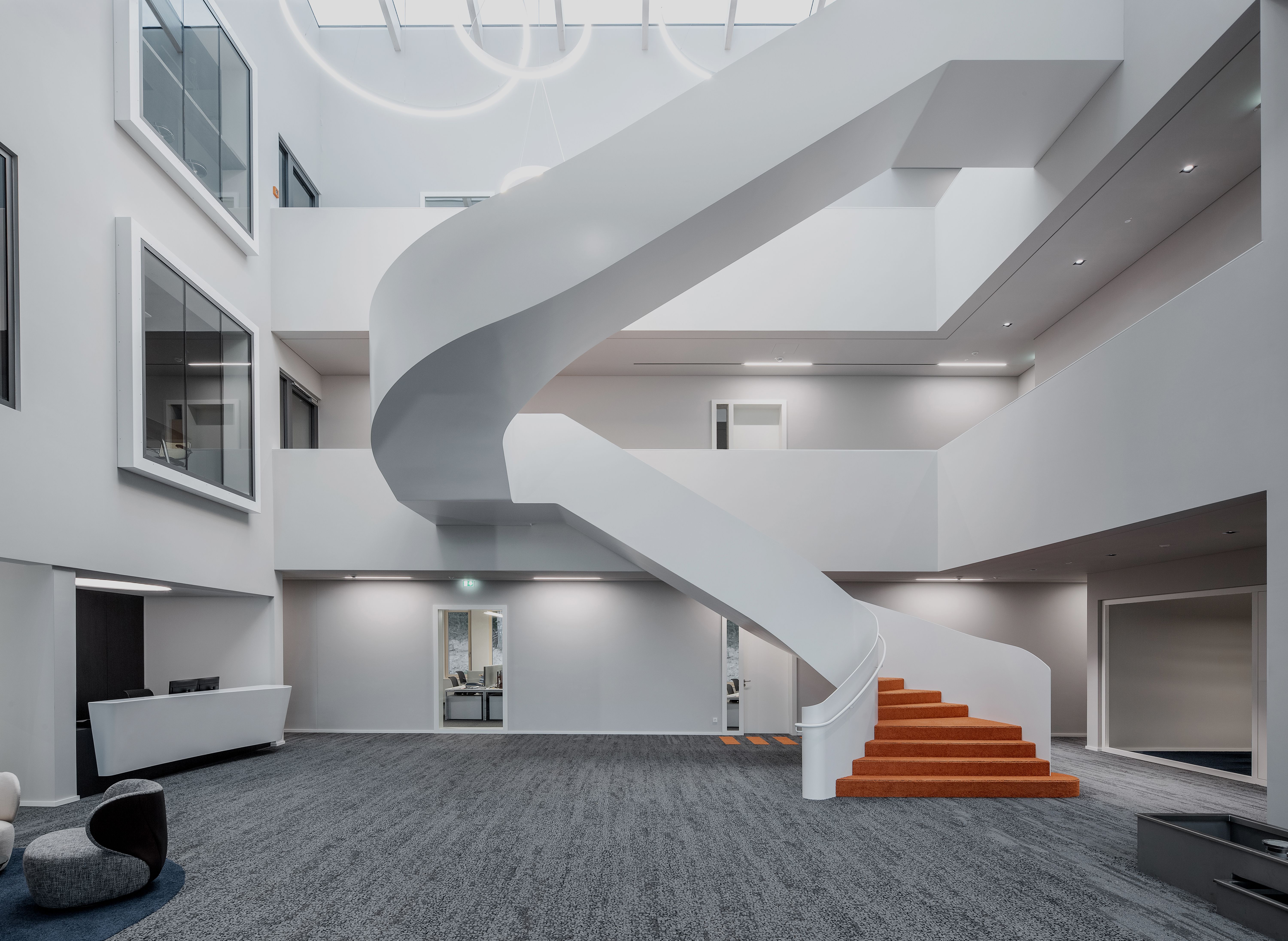 Treppe in der Rädlinger Hauptverwaltung Cham im Eingangsbereich